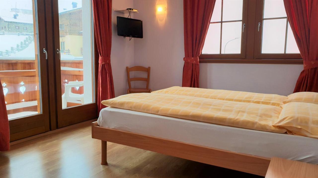 Alpino Lodge Bivio Livigno Exterior photo